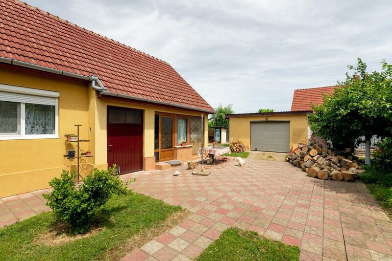 Casa 3 camere langa Oradea-Osorhei, 700 mp teren – 12 km de oras.