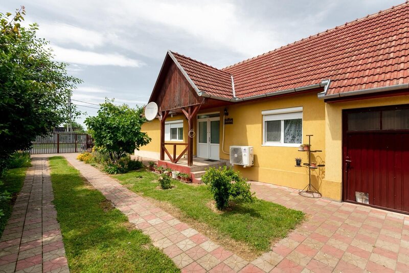 Casa 3 camere langa Oradea-Osorhei, 700 mp teren – 12 km de oras.